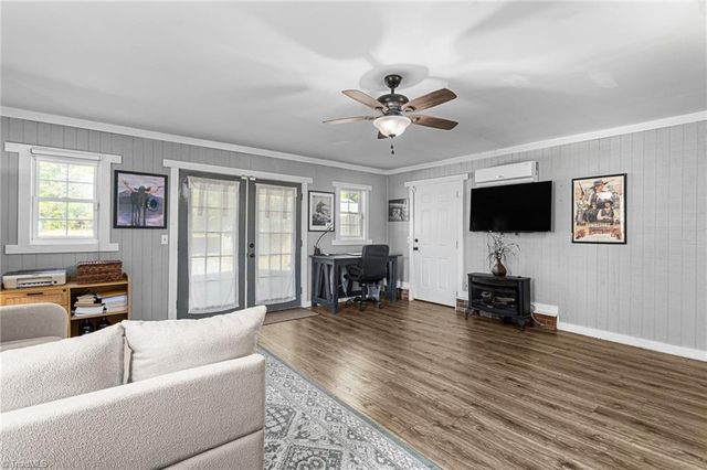 7358 Davis Country Road, Randleman, NC 27317