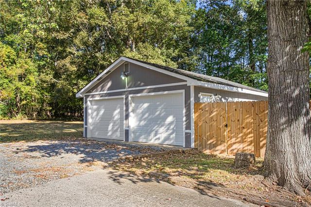 7358 Davis Country Road, Randleman, NC 27317