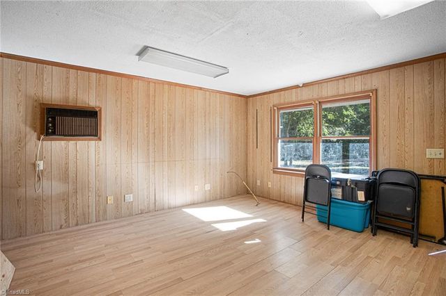 7358 Davis Country Road, Randleman, NC 27317