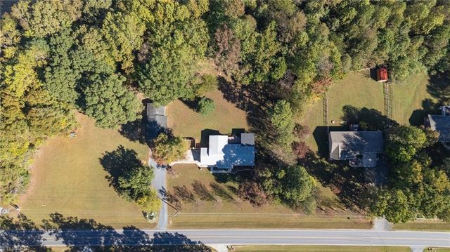 7358 Davis Country Road, Randleman, NC 27317