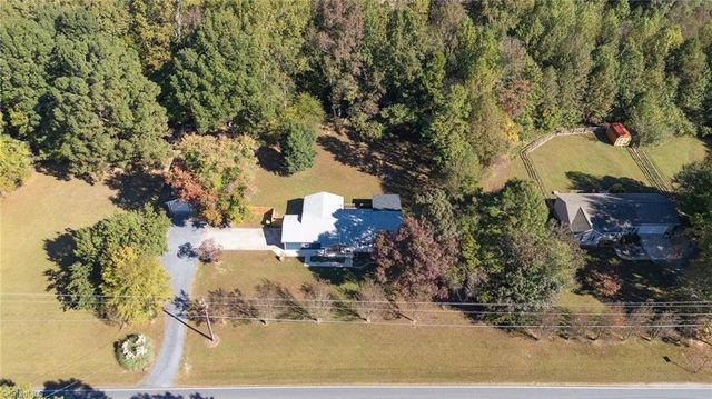 7358 Davis Country Road, Randleman, NC 27317