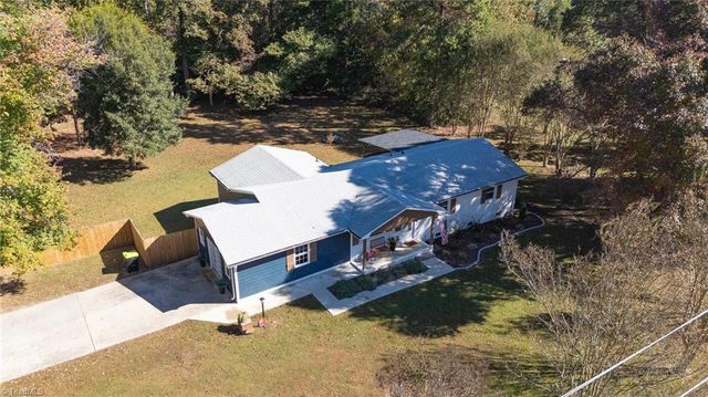 7358 Davis Country Road, Randleman, NC 27317