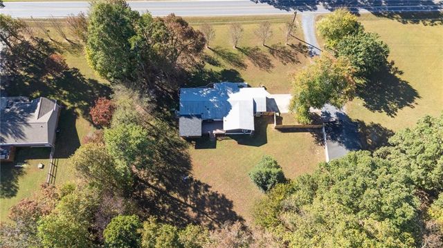 7358 Davis Country Road, Randleman, NC 27317