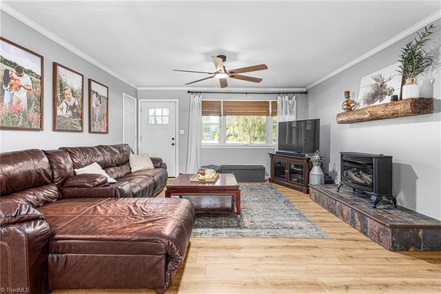 7358 Davis Country Road, Randleman, NC 27317