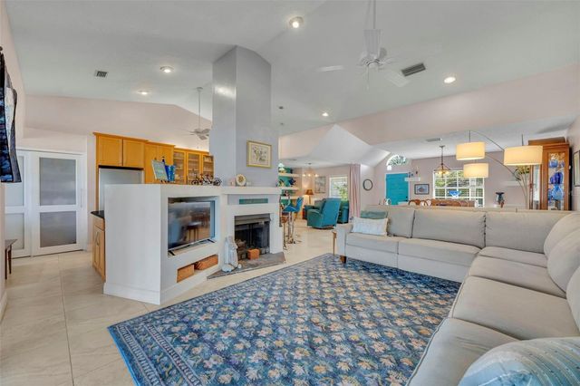 703 MEREDITH STREET, Fern Park, FL 32730