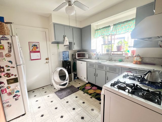 7713 W Forest Preserve Avenue, Chicago, IL 60634