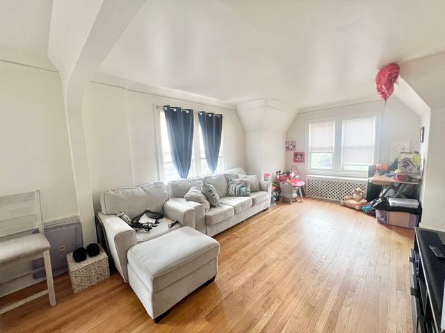 7713 W Forest Preserve Avenue, Chicago, IL 60634