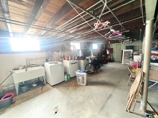 7713 W Forest Preserve Avenue, Chicago, IL 60634