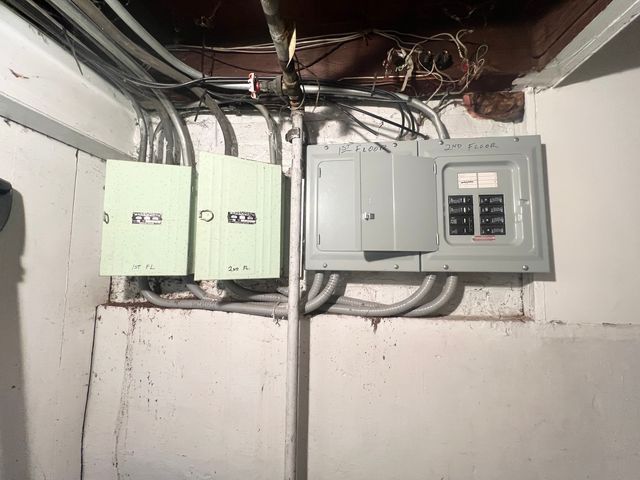 7713 W Forest Preserve Avenue, Chicago, IL 60634