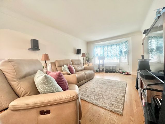 7713 W Forest Preserve Avenue, Chicago, IL 60634