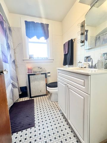 7713 W Forest Preserve Avenue, Chicago, IL 60634