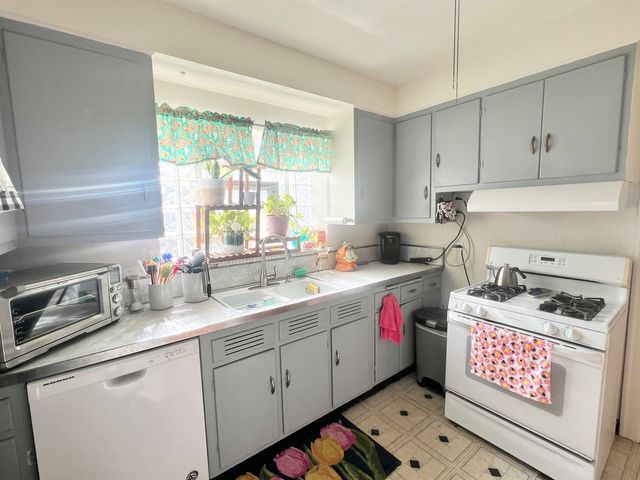 7713 W Forest Preserve Avenue, Chicago, IL 60634