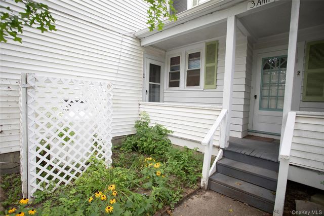 3 Ann Street, New Paltz, NY 12561