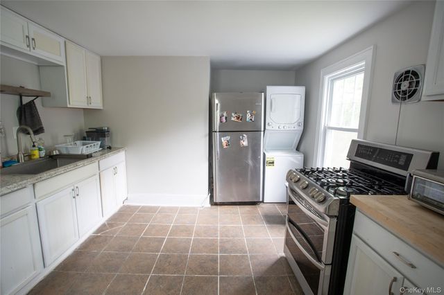 3 Ann Street, New Paltz, NY 12561