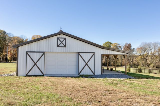 3378 New Hall Rd, Greenbrier, TN 37073