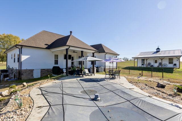 3378 New Hall Rd, Greenbrier, TN 37073