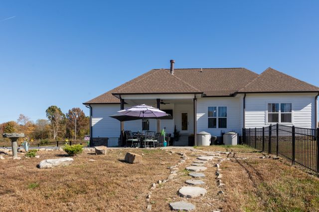 3378 New Hall Rd, Greenbrier, TN 37073