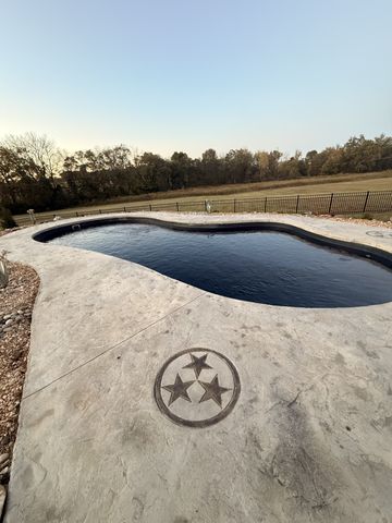 3378 New Hall Rd, Greenbrier, TN 37073