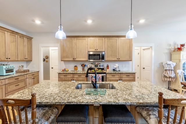 3378 New Hall Rd, Greenbrier, TN 37073