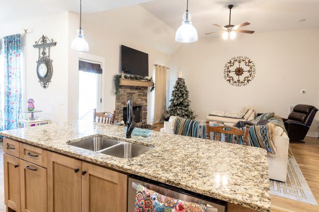 3378 New Hall Rd, Greenbrier, TN 37073