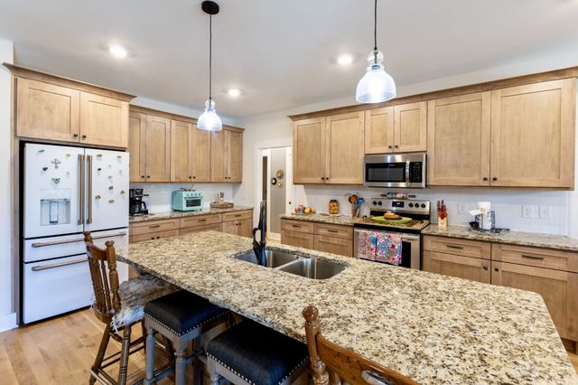 3378 New Hall Rd, Greenbrier, TN 37073