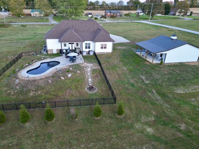 3378 New Hall Rd, Greenbrier, TN 37073