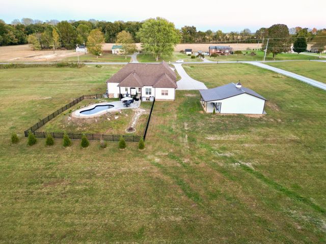 3378 New Hall Rd, Greenbrier, TN 37073