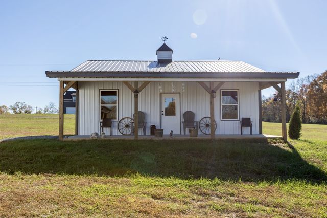 3378 New Hall Rd, Greenbrier, TN 37073