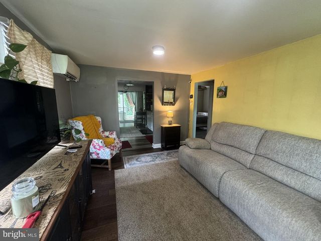 319 DELAWARE AVE, Delanco, NJ 08075