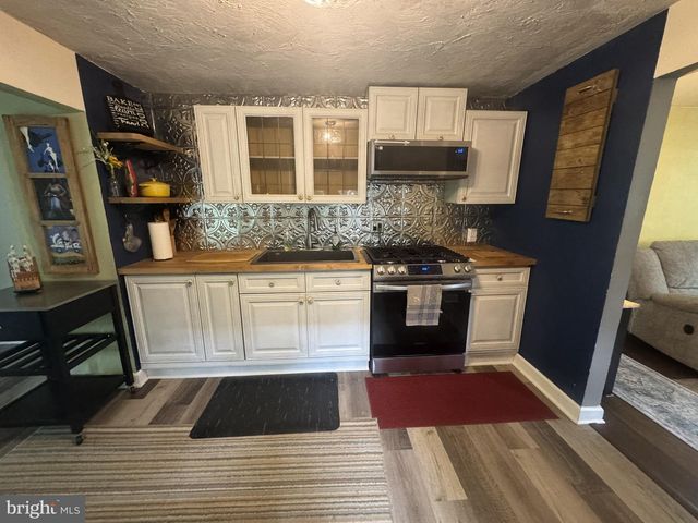 319 DELAWARE AVE, Delanco, NJ 08075