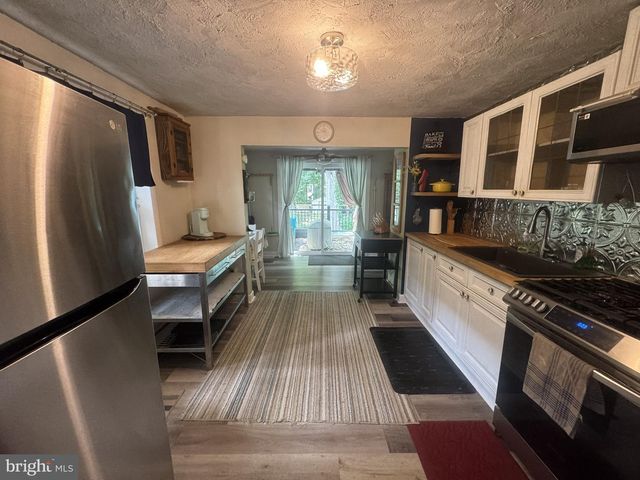 319 DELAWARE AVE, Delanco, NJ 08075