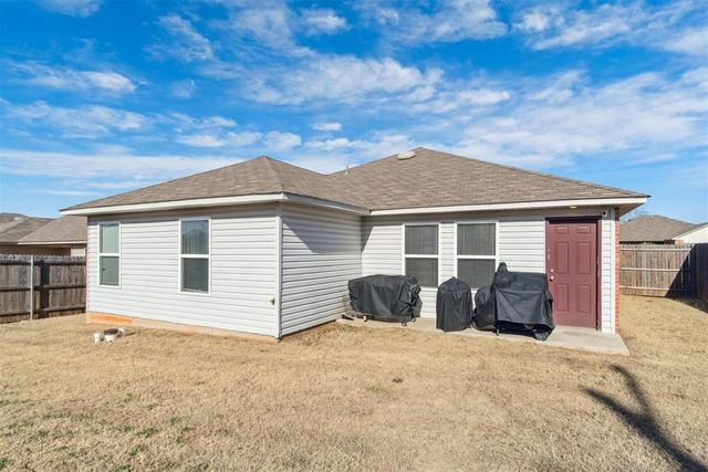 11016 NW 94th Terrace, Yukon, OK 73099