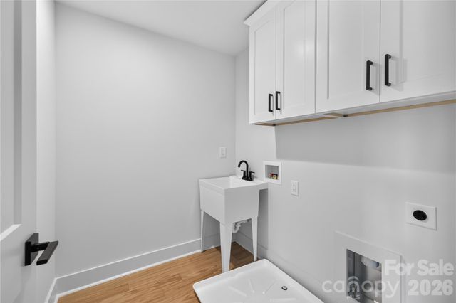 2316 Chateau Court, Matthews, NC 28105
