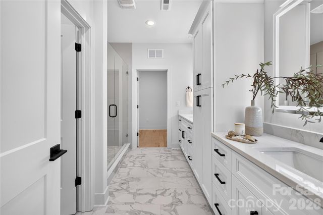 2316 Chateau Court, Matthews, NC 28105