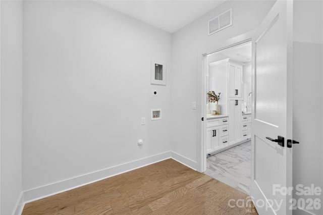 2316 Chateau Court, Matthews, NC 28105