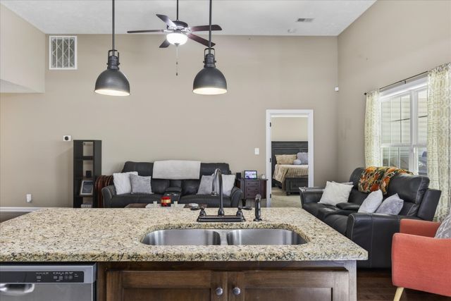 1388 Freedom Dr, Clarksville, TN 37042