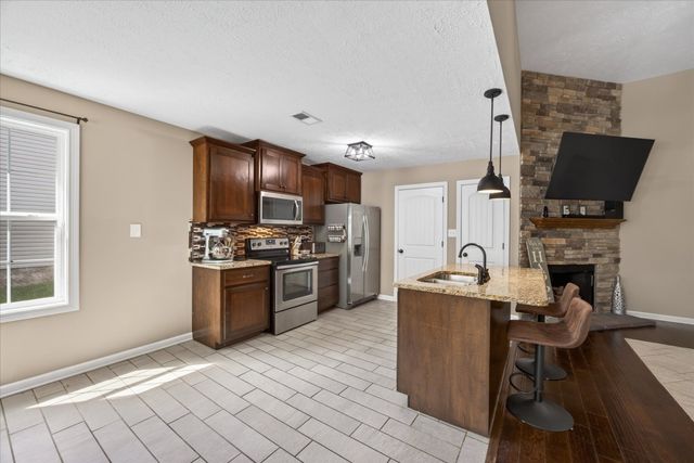 1388 Freedom Dr, Clarksville, TN 37042