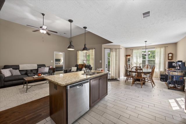1388 Freedom Dr, Clarksville, TN 37042