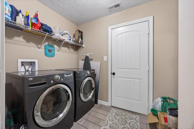 1388 Freedom Dr, Clarksville, TN 37042