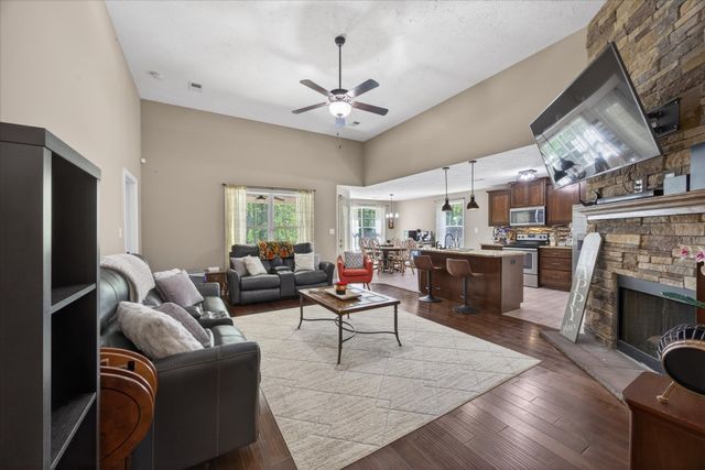1388 Freedom Dr, Clarksville, TN 37042