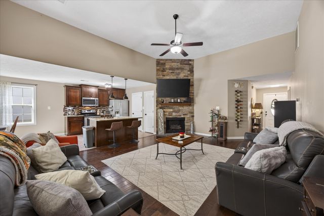 1388 Freedom Dr, Clarksville, TN 37042