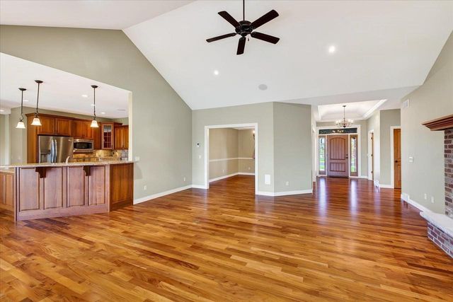 1642 Bellewood Drive, Waunakee, WI 53597