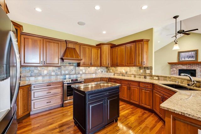 1642 Bellewood Drive, Waunakee, WI 53597