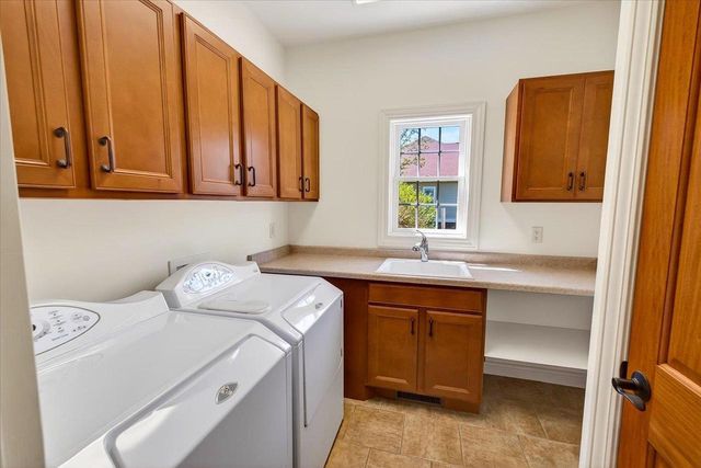 1642 Bellewood Drive, Waunakee, WI 53597
