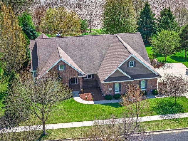 1642 Bellewood Drive, Waunakee, WI 53597