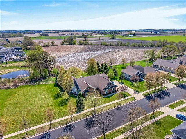 1642 Bellewood Drive, Waunakee, WI 53597