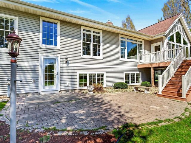 1642 Bellewood Drive, Waunakee, WI 53597