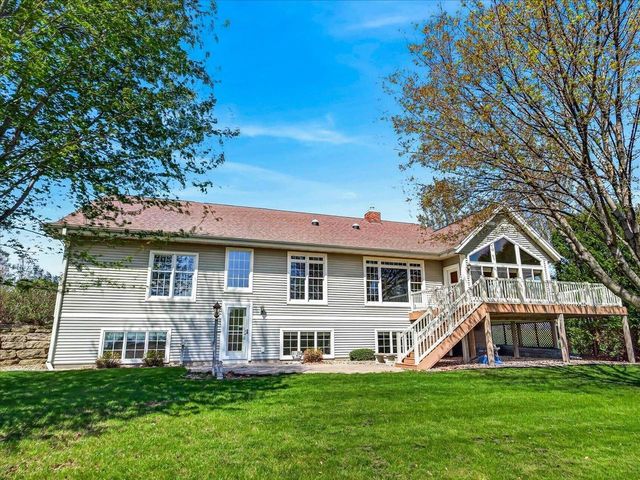 1642 Bellewood Drive, Waunakee, WI 53597