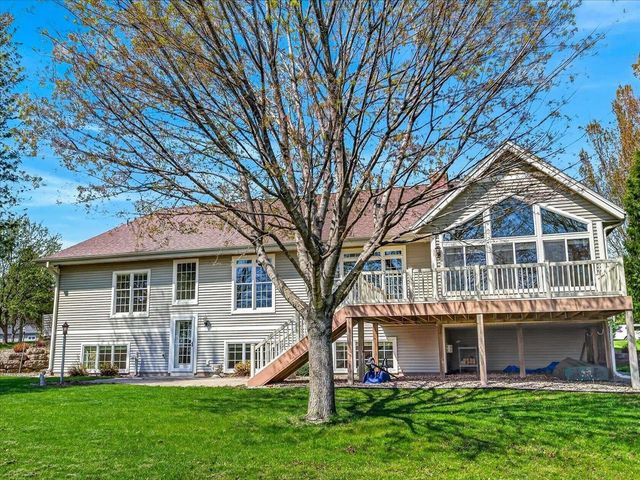 1642 Bellewood Drive, Waunakee, WI 53597