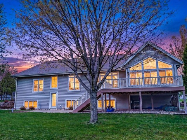 1642 Bellewood Drive, Waunakee, WI 53597